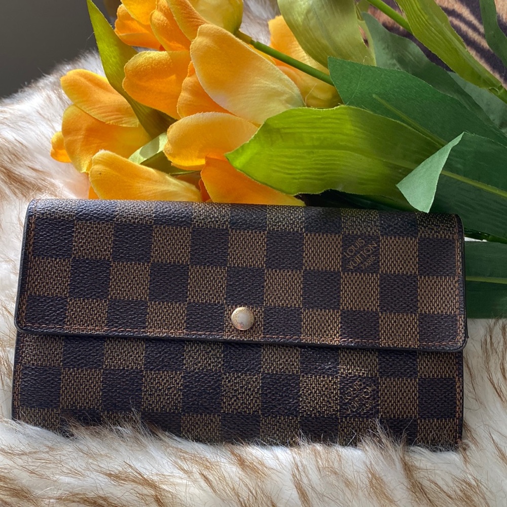 Louis Vuitton Sara Damier bifold long wallet
